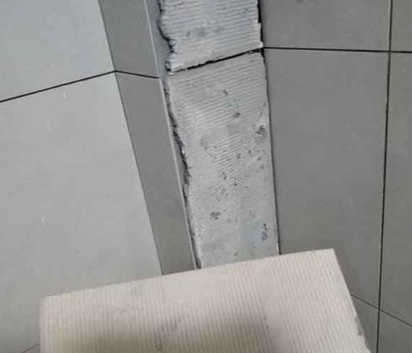 弥渡瓷砖空鼓维修公司分享下厨房瓷砖脱落的补救措施。
